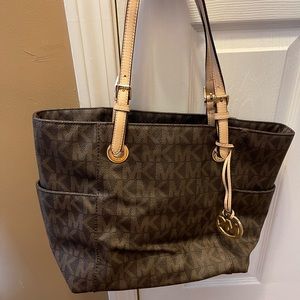 Michael Kors Hangbag